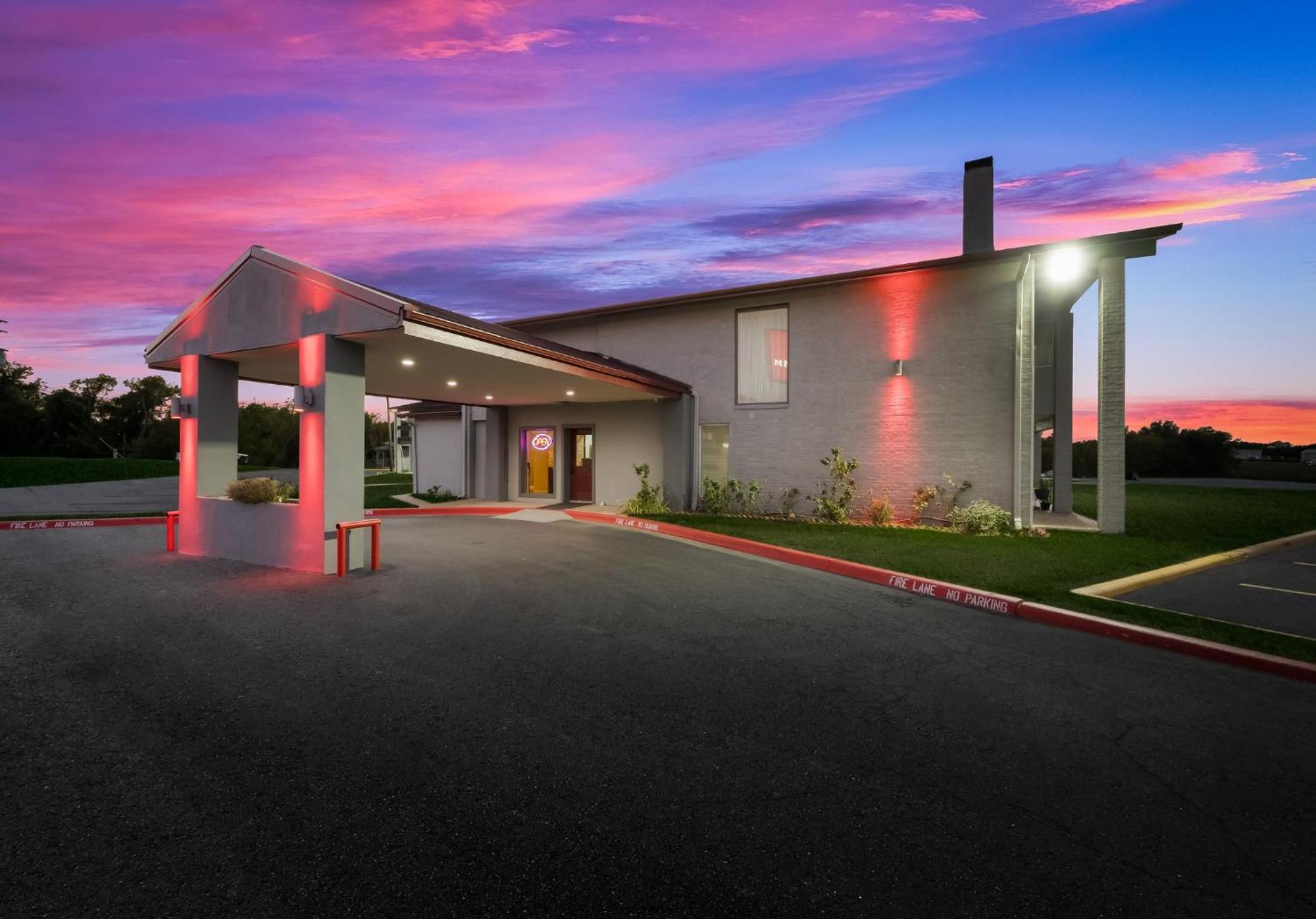 Red Roof Inn Madisonville Buitenkant foto