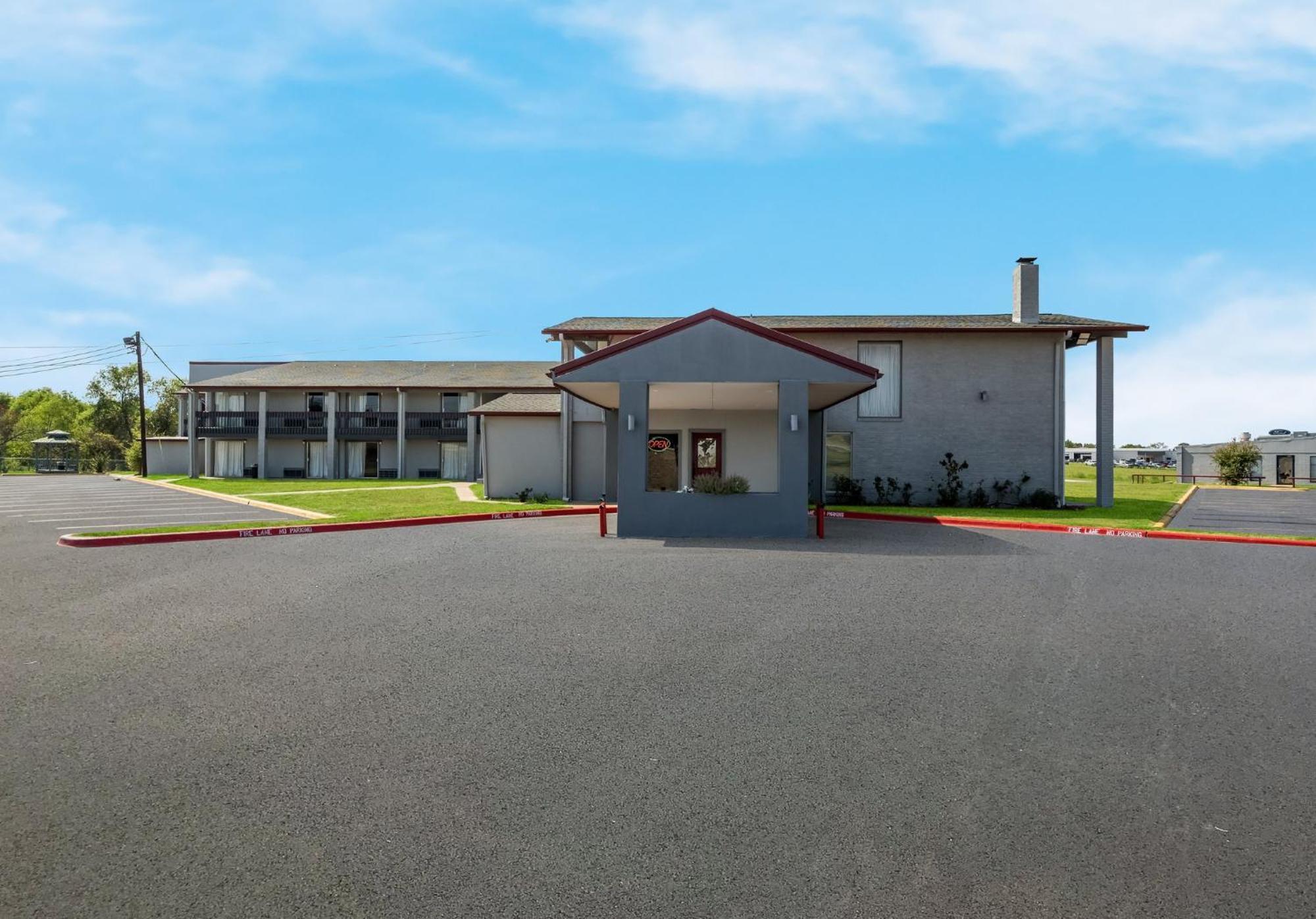 Red Roof Inn Madisonville Buitenkant foto