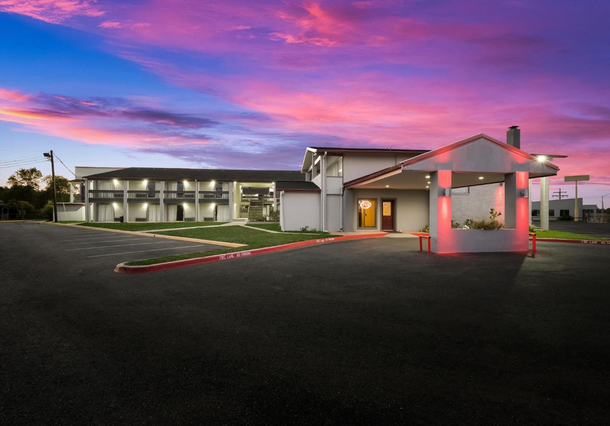 Red Roof Inn Madisonville Buitenkant foto
